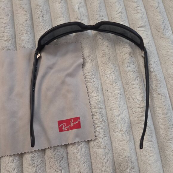Ray-Ban Polarized Predator Sunglasses - Picture 6 of 9